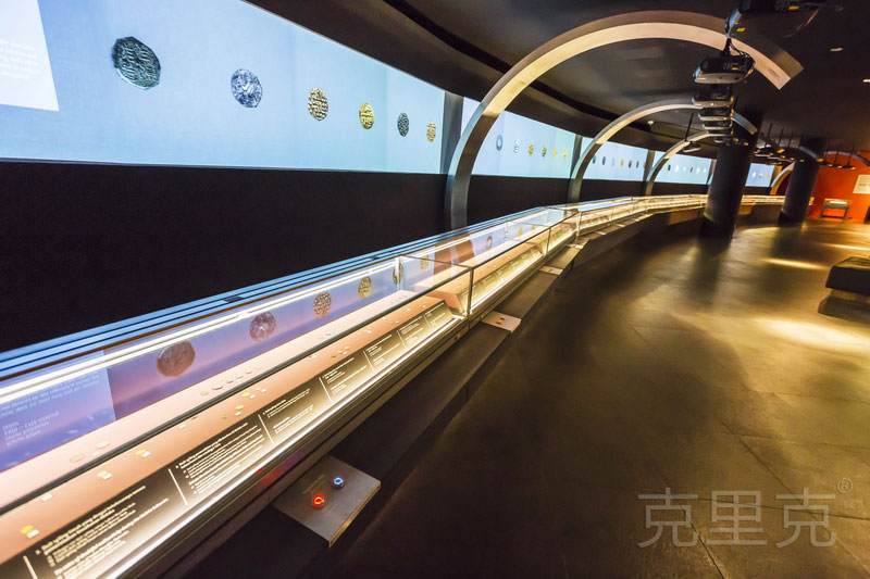 馬來西亞國(guó)家銀行博物館銀幣玻璃展示柜樣式 馬來西亞國(guó)家銀行博物館銀幣玻璃展示柜樣式