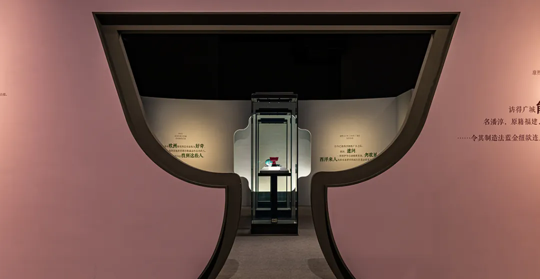 上海世博會(huì)博物館-克里克展柜.png